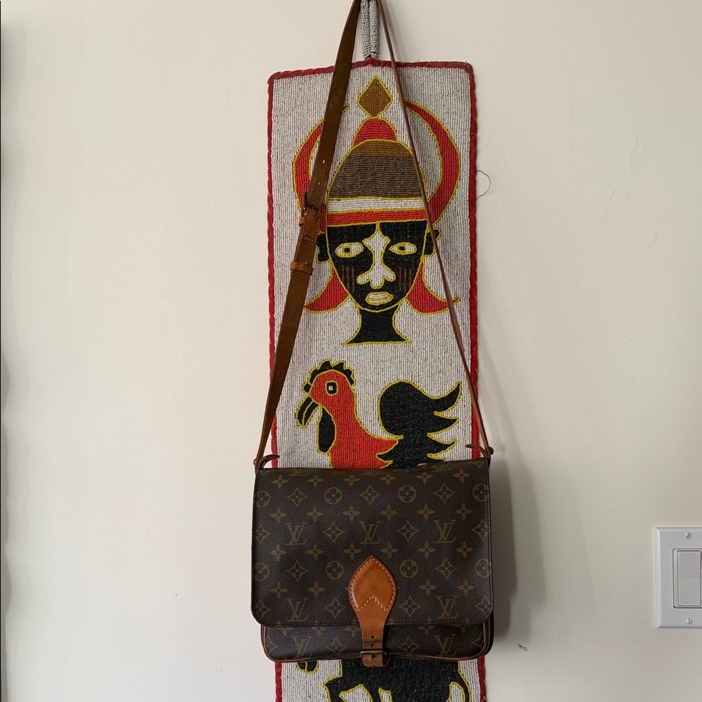 Gorgeous Vintage “LOUIS VUITTON Cartouchiere” Bag 💼